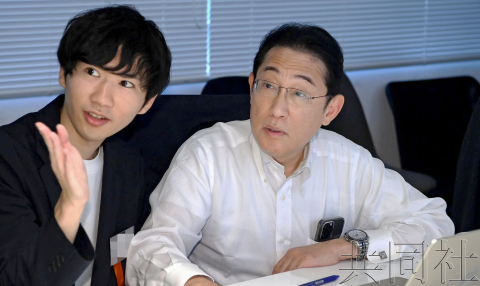 岸田在东京大学倾听生成式AI课程