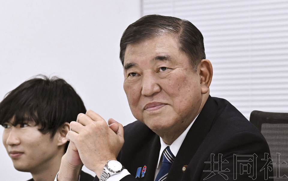 石破携多名阁僚到访东京大学了解AI技术