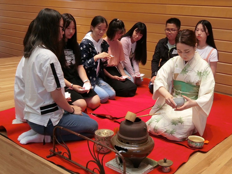 培养成了解日本的社会