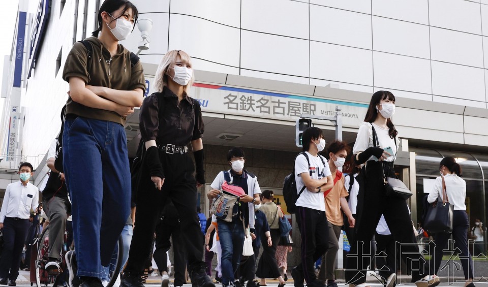 简讯：日本单日新增逾15万人感染新冠