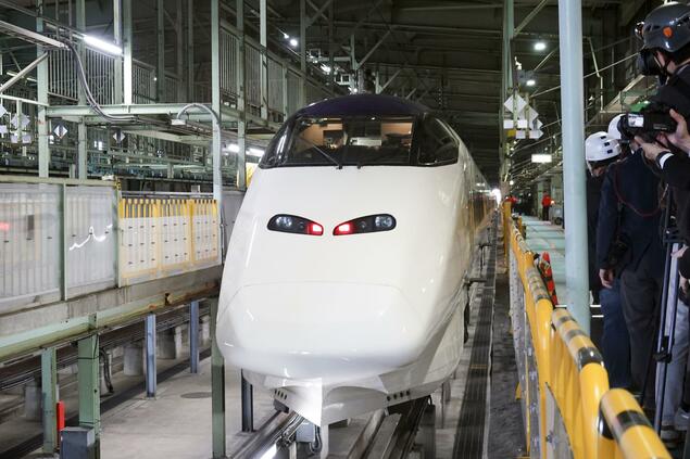 日本首列货运专用新干线列车投入运行