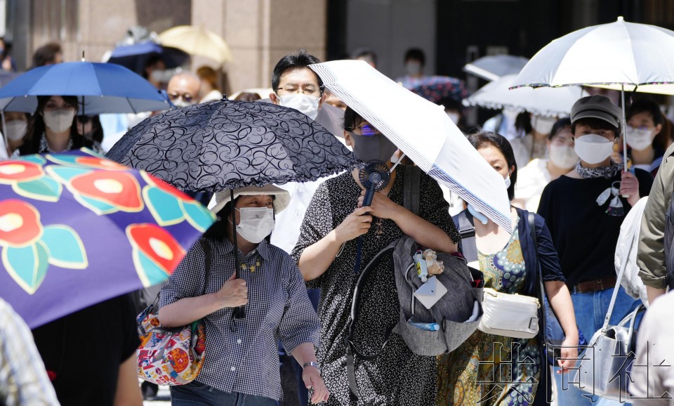 日本单月新冠死亡人数首次超过8000人
