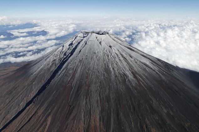 富士山五合目发现遗骸 或为遇难登山者