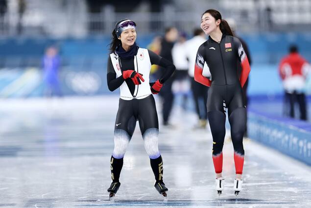 热点：米兰冬奥赛场闪现日中交流温馨时刻