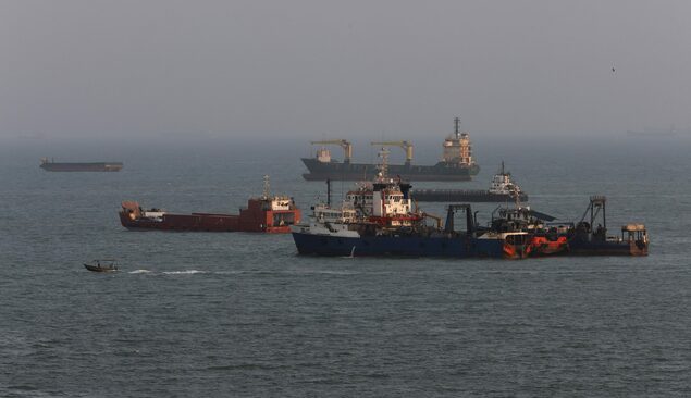 独家：日本海运巨头向霍尔木兹海峡船员支付双倍薪酬