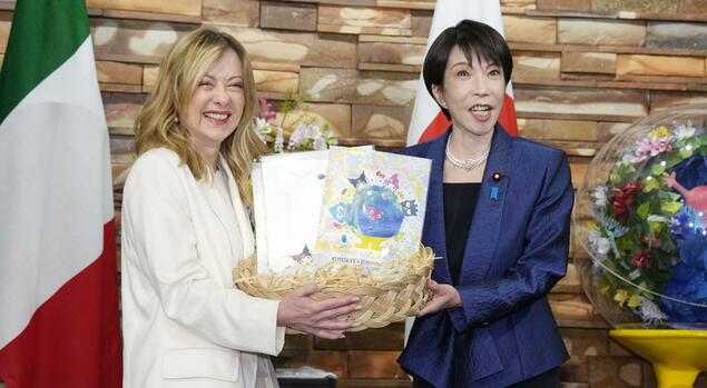 高市为访日的意大利总理梅洛尼庆生