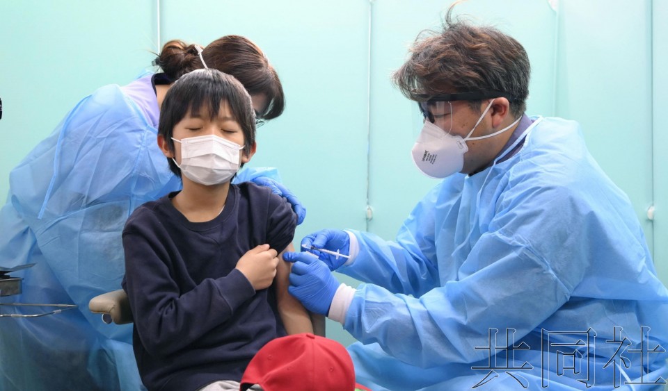 调查：日本56%的市区仅限医院为儿童接种新冠疫苗