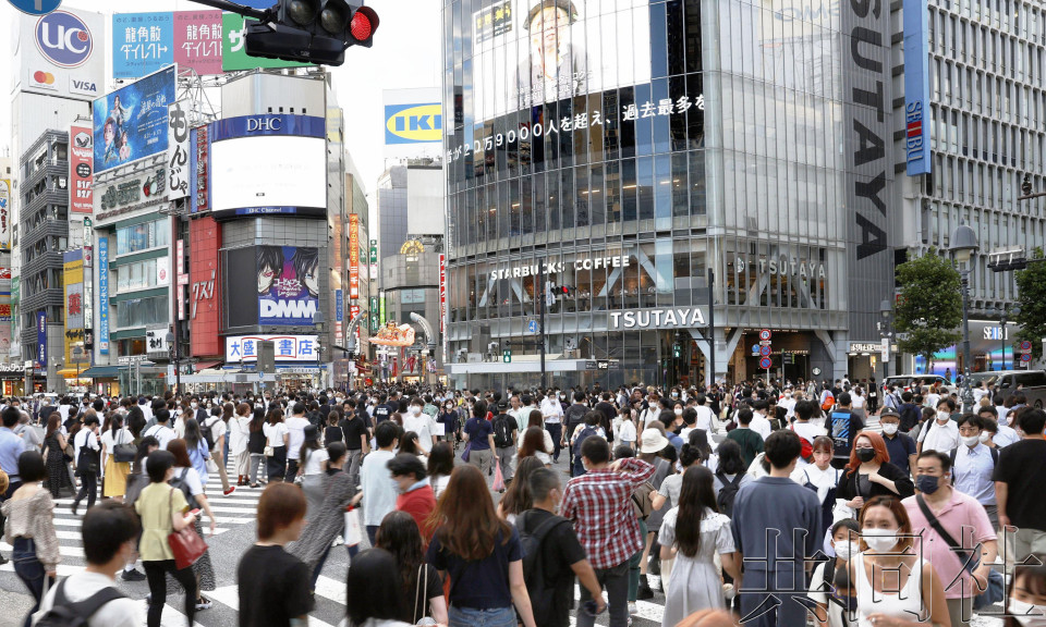 日本一周新冠感染人数超过10万人