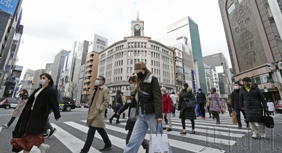 日本新冠感染人数连续3周减少 夏季后恐再增加