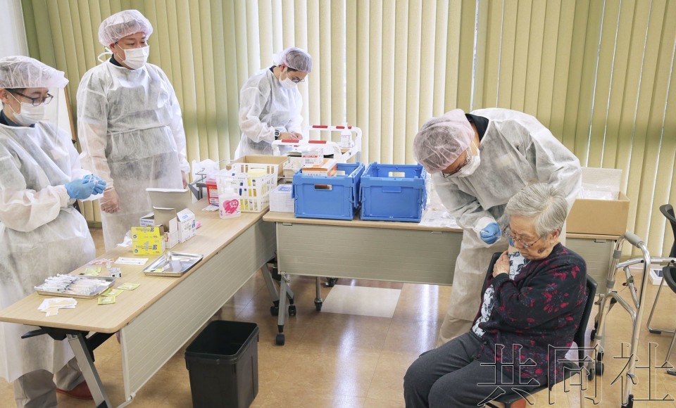 独家：日本探讨仅限老年人等接种第四剂疫苗